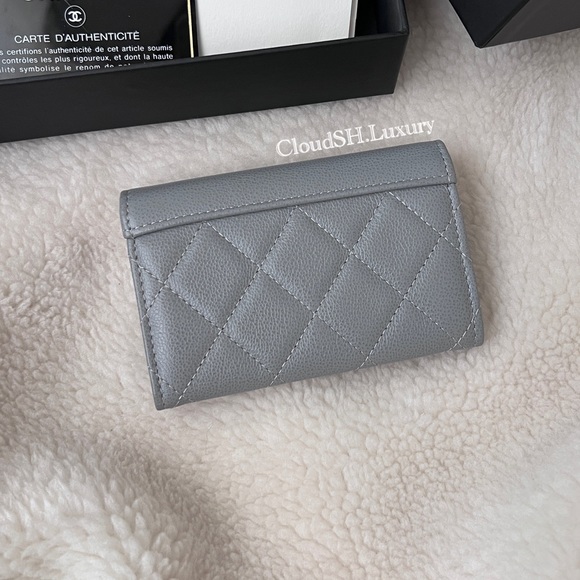 Auth Chanel Classic Gray Grained Calfskin CC logo Flap Card Holder - RARE - Picture 2 of 7